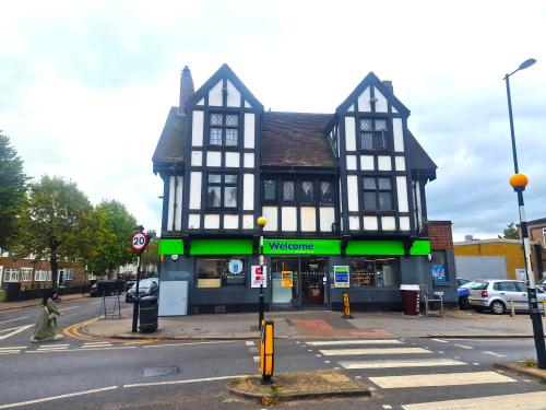 38 Selhurst Road, Selhurst, London, SE25