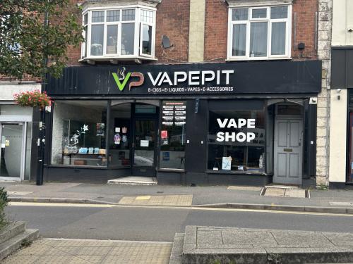 12 The Square, Caterham, CR3