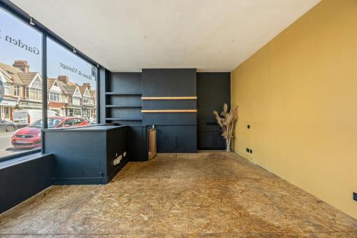 122 Portland Road, Hove, BN3
