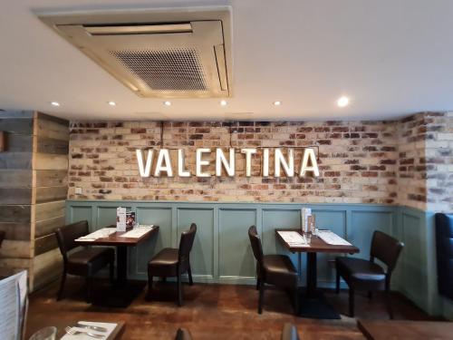 210 Upper Richmond Road West, East Sheen, London, SW14