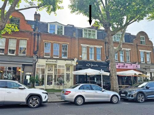 14 Victoria Parade, 293 Sandycombe Road, Kew, Richmond, TW9