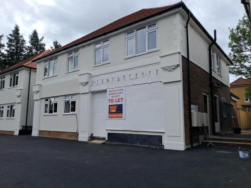 50 Nutfield Road, Redhill, RH1