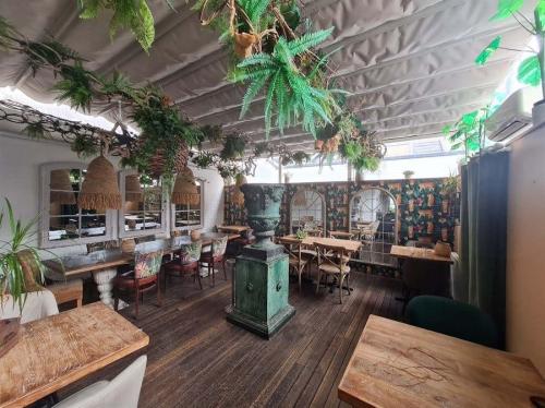 106-108 Kew Road, Richmond, TW9