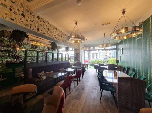 106-108 Kew Road, Richmond, TW9