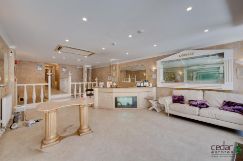 86 Golders Green Road, Golders Green, London, NW11