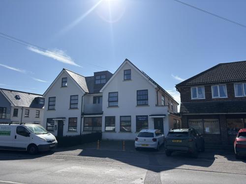 Unit 1 Sandlands Court, Stocks Lane, Chichester, PO20
