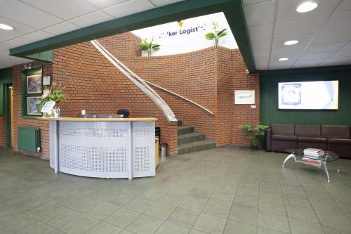 Units 2,3 & 4, Ramsbury Road, Membury, Hungerford, RG17