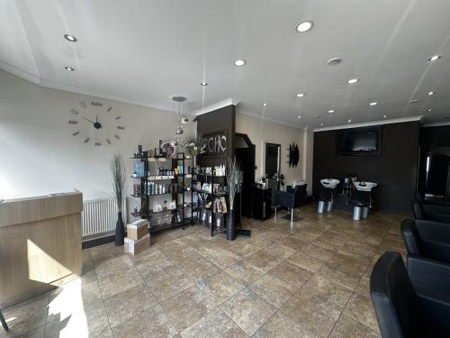136 High Street, West Wickham, BR4