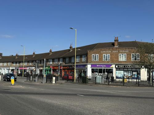 6, Garston Park Parade, Watford, WD25