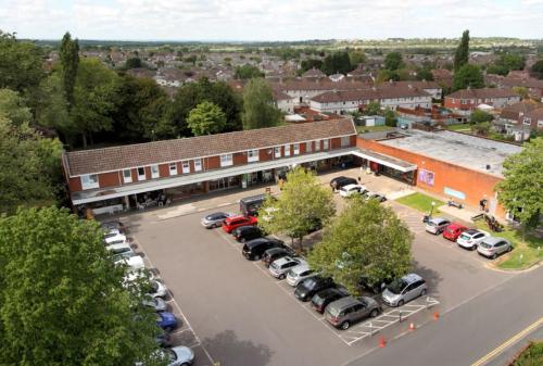 Ellendune Shopping Centre, 1 Ellendune, Wroughton, Swindon, SN4