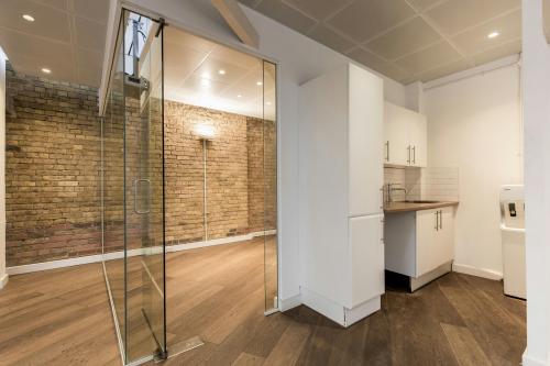 Buspace Studios, 138 Conlan Street, Ladbroke Grove, London, W10