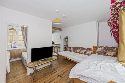 33 Oriental Place, Brighton, BN1