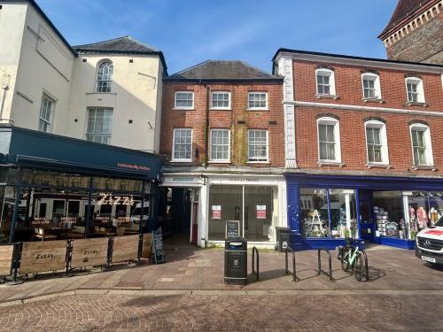 27 Market Place, Newbury, RG14