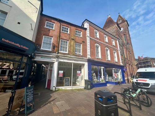 27 Market Place, Newbury, RG14