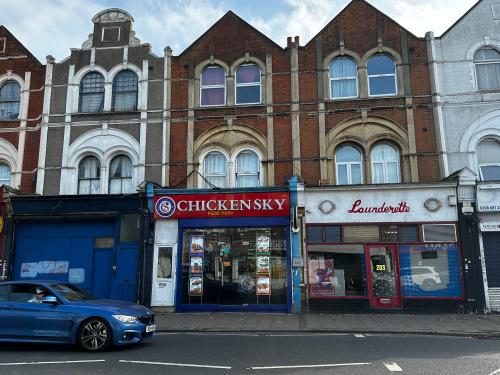 205 Streatham Road, Mitcham, CR4