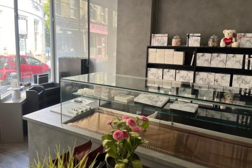 144 Crouch Hill, Crouch End, London, N8
