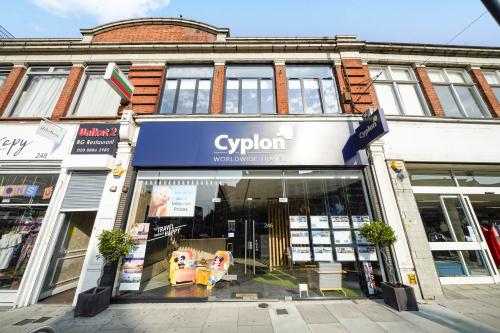 246 Green Lanes, Palmers Green, London, N13