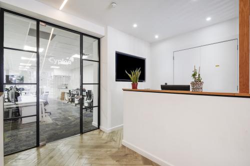 246 Green Lanes, Palmers Green, London, N13