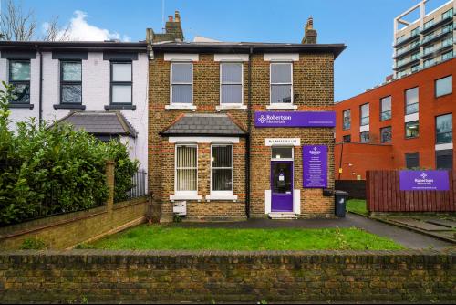 Brett Villas, 1 Park Royal Road, Park Royal, London, W3