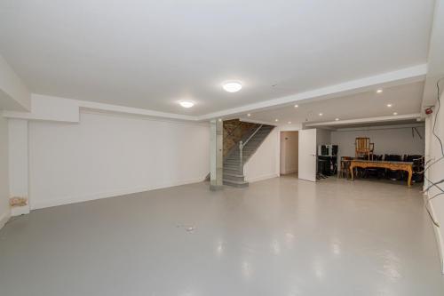 193 Kentish Town Road, Kentish Town, London, NW5
