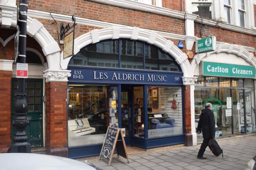 98 Fortis Green Road, Muswell Hill, London, N10