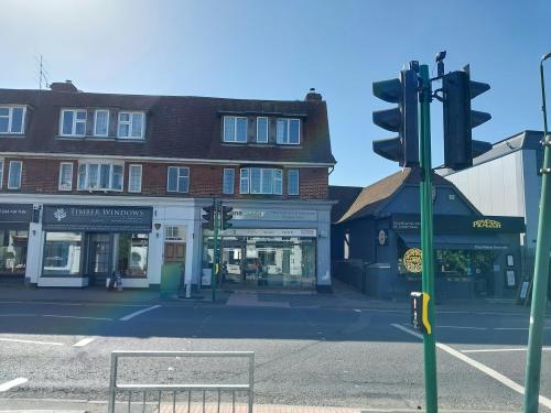 1 Broomhall Buildings, London Road, Ascot, SL5