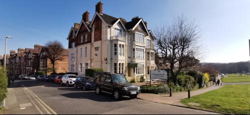 The Russell Hotel, 80 London Road, Tunbridge Wells, TN1