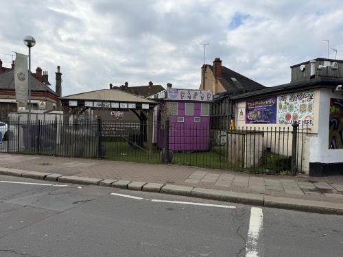 909 Finchley Road, Golders Green, London, NW11