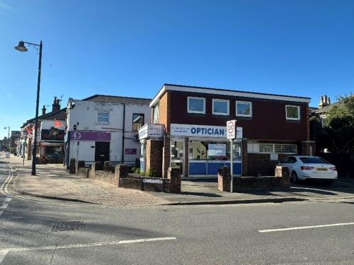 Kent House, Walton Road, East Molesey, KT8