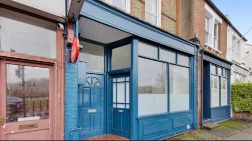 127 Putney Bridge Road, Wandsworth, London, SW15