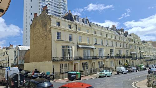 51 Regency Square, Brighton, BN1