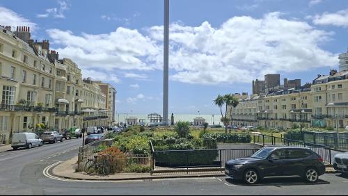 51 Regency Square, Brighton, BN1