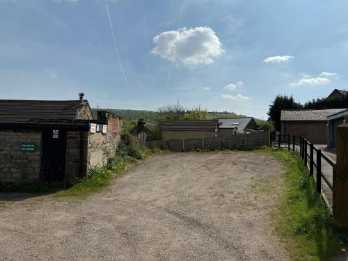 The Royal Oak, 31 Manchester Road, Deepcar, Sheffield, S36