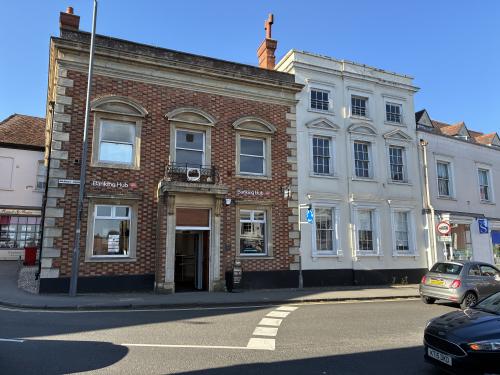18/19 Market Square, Buckingham, MK18