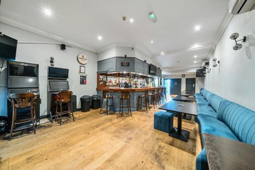 14A & 14B Station Parade, 14 Kenton Lane, Harrow, HA3