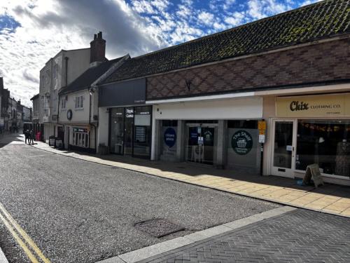 12A, Market Place, Diss, IP22