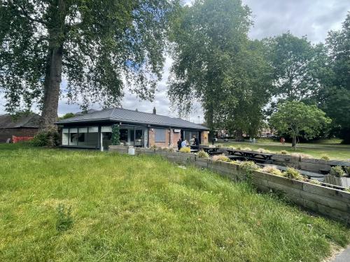 Higginson Park, Cafe In The Park, Marlow, SL7