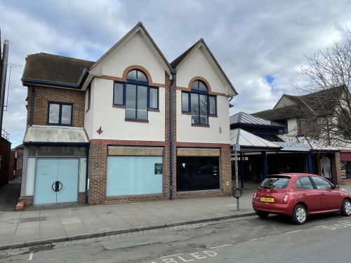 Unit 1, Kingsland Centre, The Broadway, Thatcham, RG19