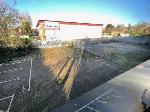 Unit 3 Friarsgate, Molly Millars Lane, Wokingham, RG41
