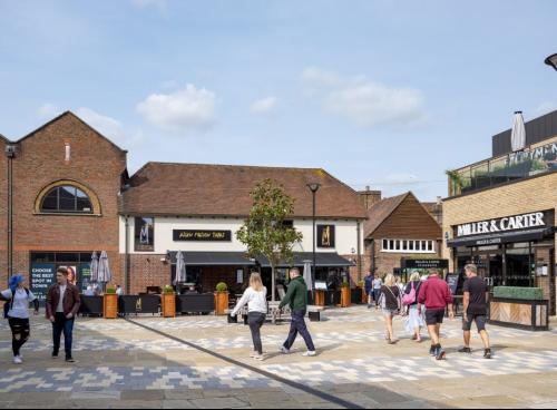 Piries Place, Horsham, RH12