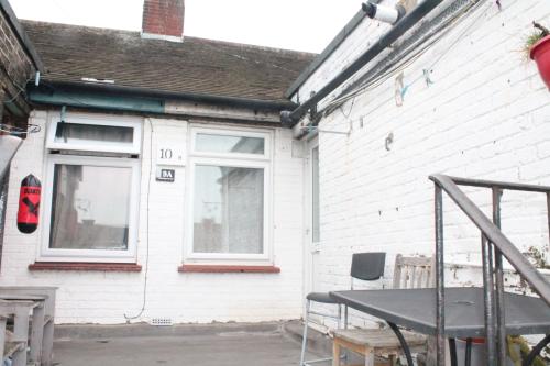 10 Great Cambridge Road, Enfield, EN1