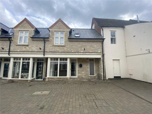 6 Whittons Lane, Towcester, Towcester, NN12