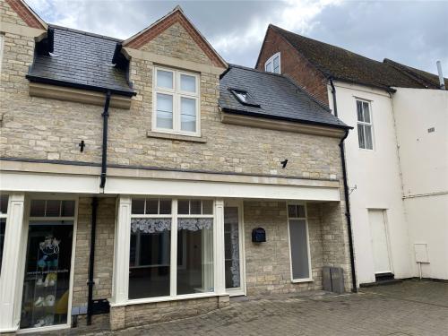 6 Whittons Lane, Towcester, Towcester, NN12