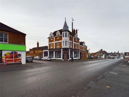 56 /58 Stamford Road, Kettering, NN16