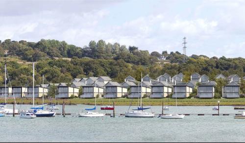 Folly Reach, Folly Lane, East Cowes, PO32