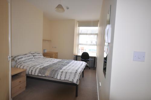 52 Mutley Plain, Plymouth, PL4