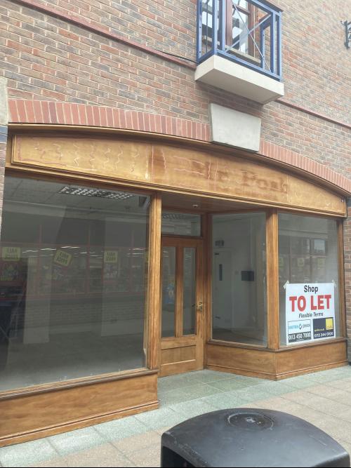 Unit 10, Carlton Lanes Shopping Centre, Castleford, WF10