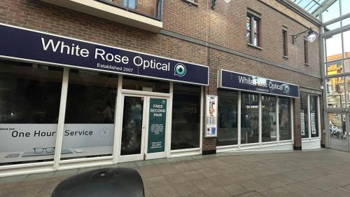 Unit 36, Carlton Lanes Shopping Centre, Castleford, WF10