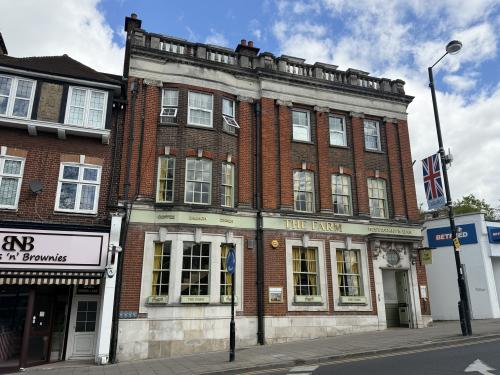 The Farm Restaurant & Bar, 55 Green Lane, Northwood, HA6