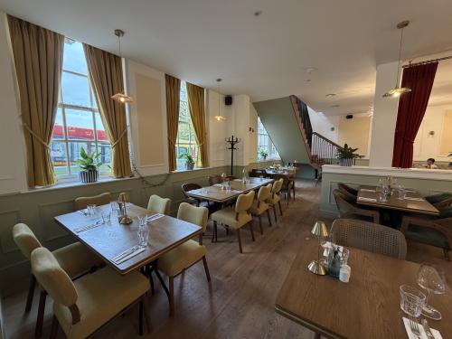 The Farm Restaurant & Bar, 55 Green Lane, Northwood, HA6